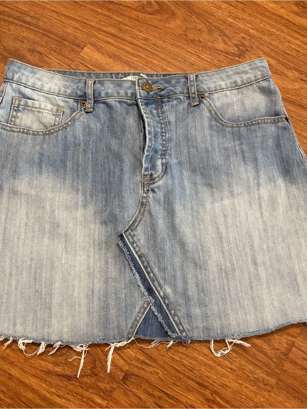 Forever 21 Light Wash Denim Mini Skirt with Frayed Hem - Womenโs XL